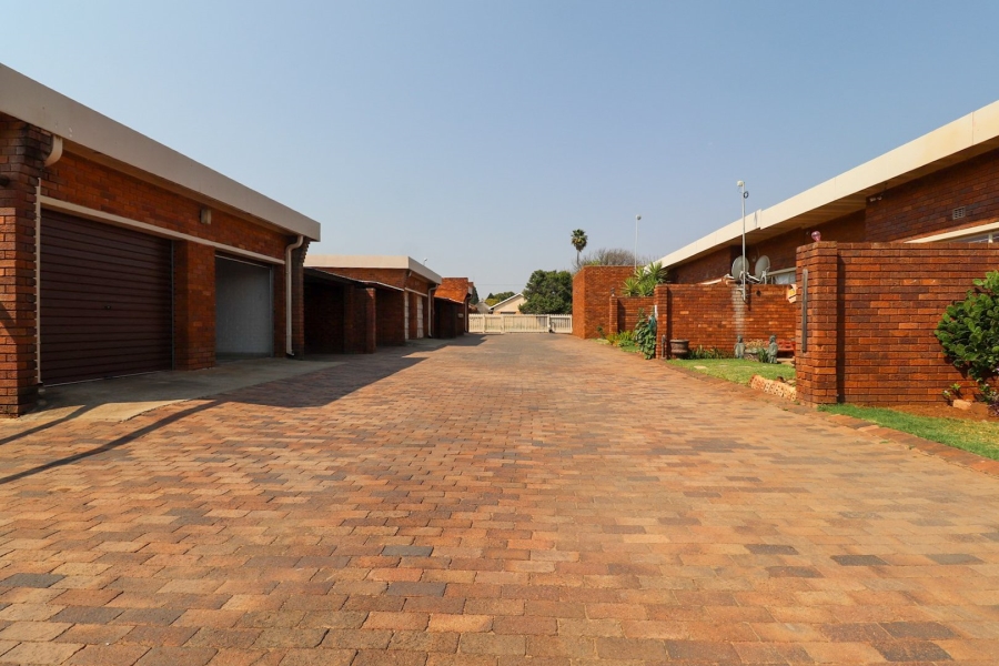 3 Bedroom Property for Sale in La Hoff North West